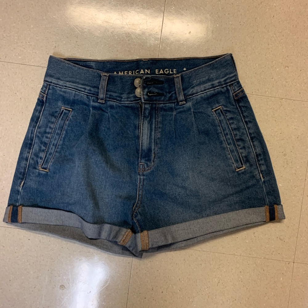 American Eagle mom shorts
